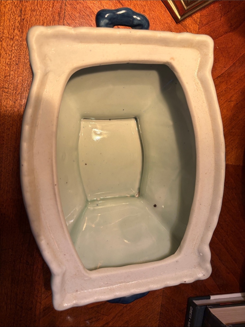 Blue Willow Decorative Porcelain Covered Dish- Classic GrandMillenial Home Decor - Picture 6 of 11